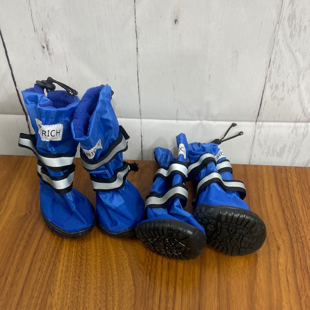 97. NWT Dog boots- knee length size M